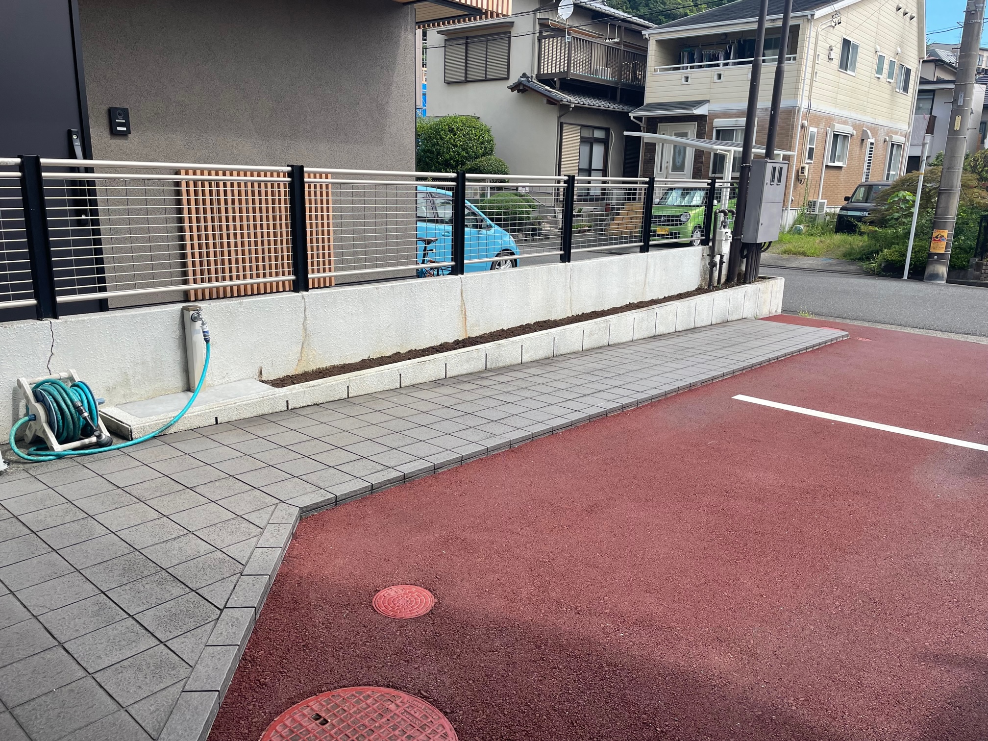 静岡本社の花壇にマリーゴールドを植えました。(観察日記)